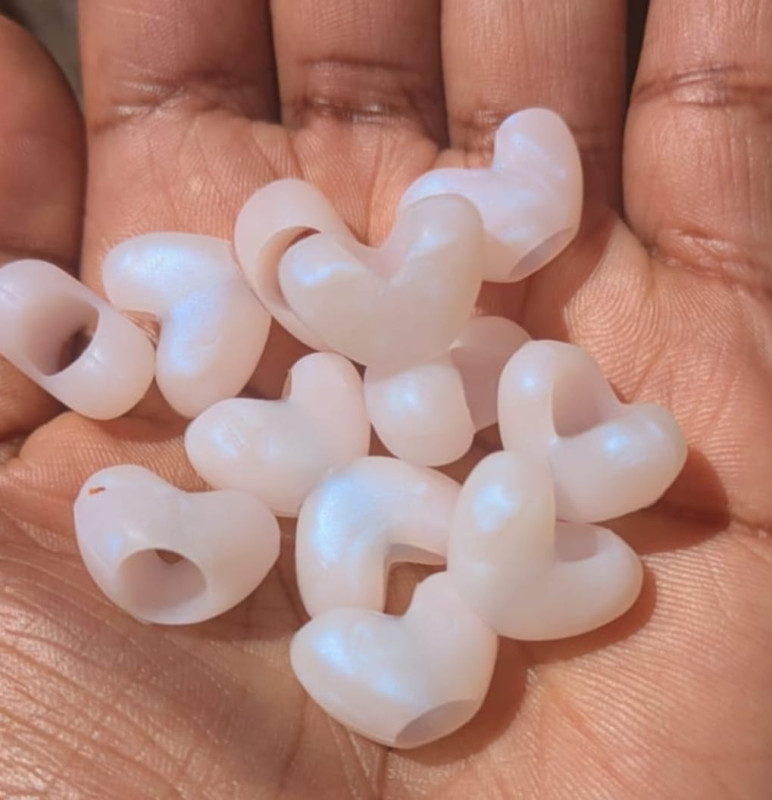 (Mini) Heart Shaped Glittery Pink Beads